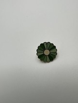 Vintage Green Flower Pin 1.8cm - £7.91 GBP