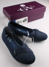 Gloria Vanderbilt Debbie Ladies&#39; Navy Blue Size 7 9 Flats New - $1,064.95 MXN