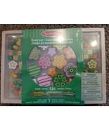 Melissa &amp; Doug Flower Power Wooden Bead Set New 120 Beads And Five Cords - $188.30 MXN