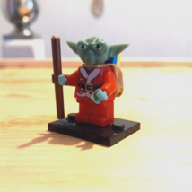 Lego Star Wars Christmas Yoda Minifigure New Genuine - £14.42 GBP