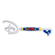 Donald Duck Disney Store Key Pin - $25.90