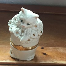 Lenox Treasures The Inquisitive Kitten Box Cream Cat in Flower Bucket Tr... - £15.49 GBP
