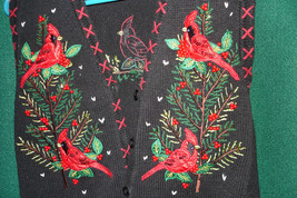Christmas Cardinal Red Birds Sweater Vest Appliqued Pine Cones Bobbie Brooks Sm - £23.98 GBP