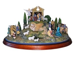 Danbury Mint The Nativity Large Christmas Display Set - $52.25