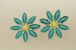 Vintage Costume Jewelry Sarah Coventry Blue Daisy Time Flower Clip Earrings - £10.19 GBP
