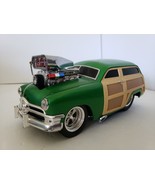 2001 Funline Muscle Machines  1/18 Scale 50 1950 Ford Woody Wagon Green - £35.45 GBP
