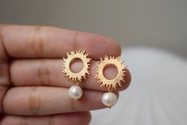 Sun stud earrings with pearl, 18K Gold plated earrings, Freshwater pearl jewelry - £28.06 GBP