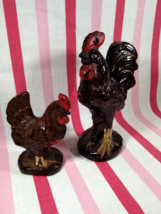 Darling Vintage Redware Figural Rooster Salt &amp; Pepper Shaker Set - £11.16 GBP