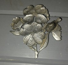 Vintage Metzke Pewter Bird On Dogwood Blossom Flowers Figurine 1975 - $276.05 MXN