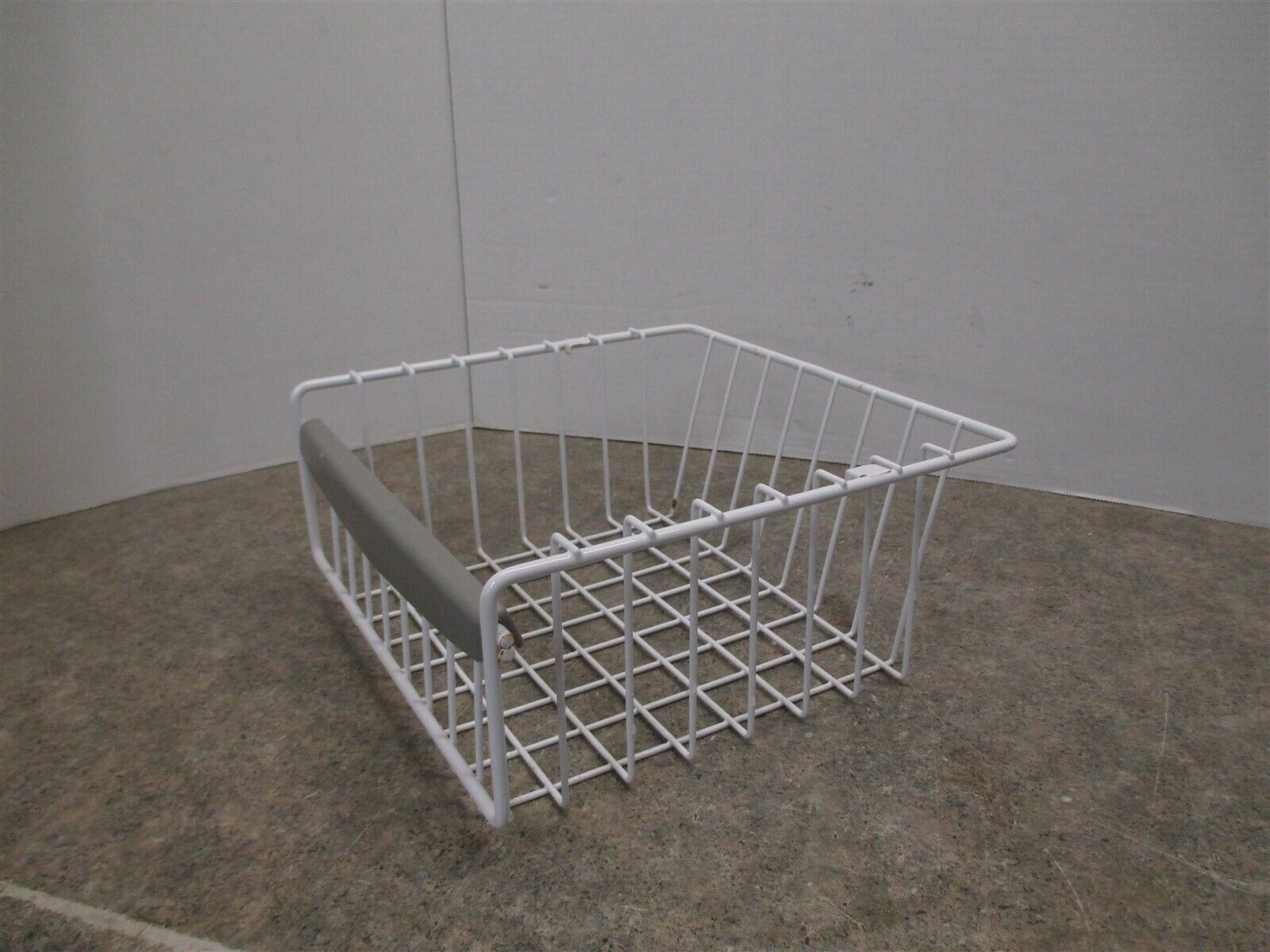 ELECTROLUX REFRIGERATOR FREEZER SLIDING HALF BASKET (RUST) PART 241541901 Refrigerator