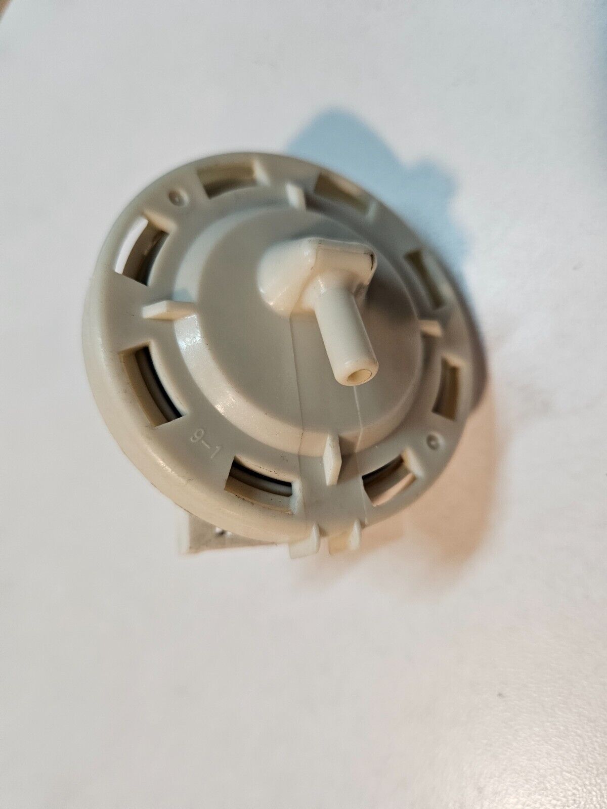 Washer Water Level Pressure Switch for LG Kenmore P/N: 6501EA1001R [USED] - $3.84