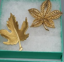 2 Vintage Leaf Brooch Pins Gold Tone - £19.39 GBP
