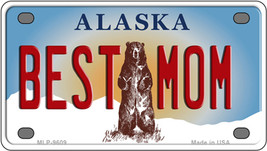 Best Mom Alaska State Novelty Mini Metal License Plate Tag - $284.59 MXN