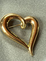 Large Thick Goldtone Curlicue Open Valentine’s Day HEART Brooch Pin – 2.25 x 1.7 - £9.07 GBP