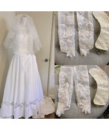 Wedding Dress Bridals White Wedding Dress with Long Train - Size 8 - $270.20 CAD