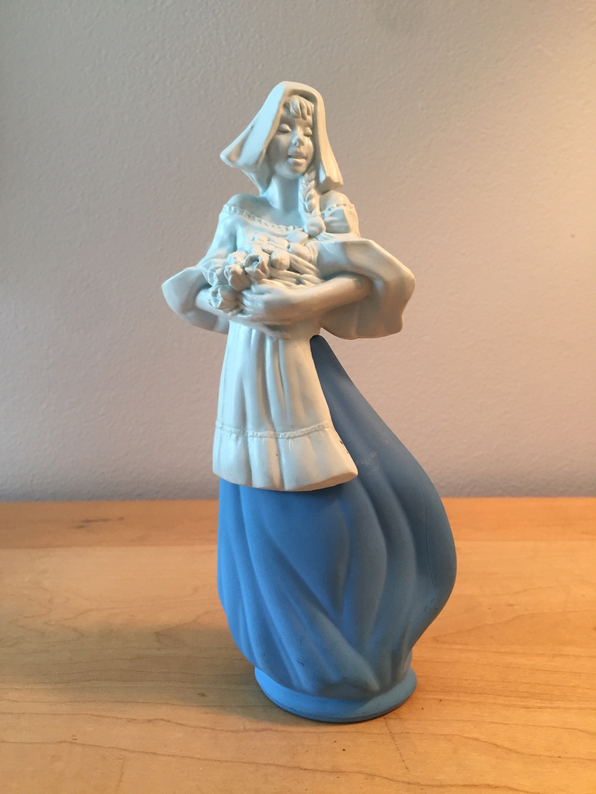 70s Avon Dutch Girl with blue skirt and flowers cologne bottle (Topaze) - £10.22 GBP