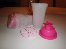 Tupperware Pink Quick Shake Measuring Cup Smoothie Mixer Breast Cancer Awareness - £30.58 GBP