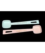 2 Vintage Chase &amp; Sanborn Instant Coffee Plastic Measuring Scoops Blue Pink - €18,30 EUR