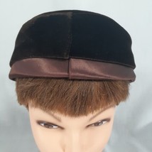 VTG Womens 1940s Dark Brown Velvet Hat Lighter Brown Ribbon Pin Embellishment - £18.43 GBP