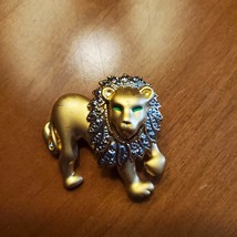 Gold Tone Lion Brooch with Green Eyes, Vintage Costume Jewelry, Animal Pin image 2