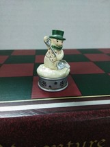 Hallmark 2004 Christmas Chess Set Replacement Green Pawn SNOWMAN/SHOVEL #1 - $8.50