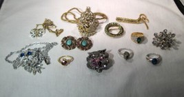 Nice Vintage Bling Costume Jewelry Necklace Brooches Rings - Lot of 12 - K863 - £47.37 GBP