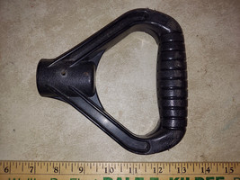 23DD26 D-HANDLE From Shovel, 5-7/8&quot; X 5-3/4&quot; X 1-1/8&quot; Bore, Very Good Condition - £3.94 GBP