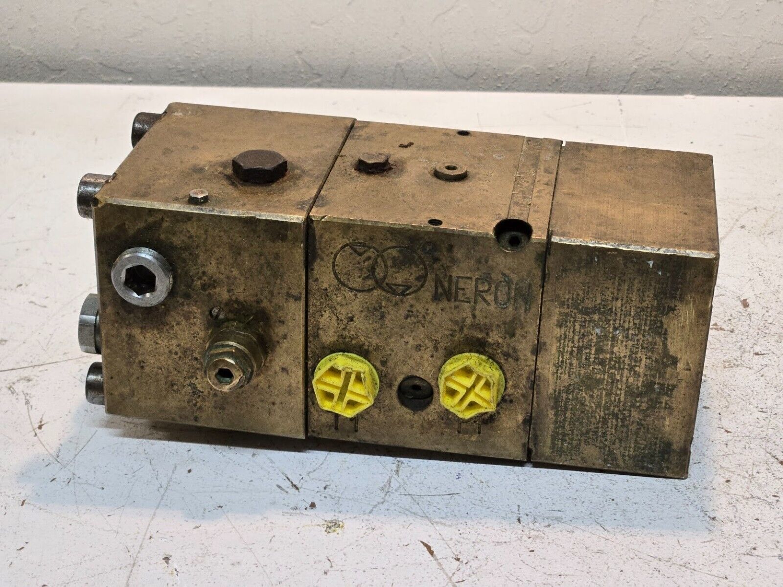Neron Hydraulic Pump 9113186 | 800 4 SI BA - $499.99