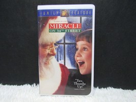 1995 Miracle On 34th Street, Mara Wilson As Susan, Clamshell Case, VHS Tape - £3.94 GBP