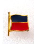 Blue and Red Enamel Flag Gold Tone Flag Pole Lapel Hat Pin Badge - £10.15 GBP