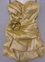 Forever 21 Pleated, With Flower On Waist . Strapless Dress - Gold Color ... - $471.77 MXN