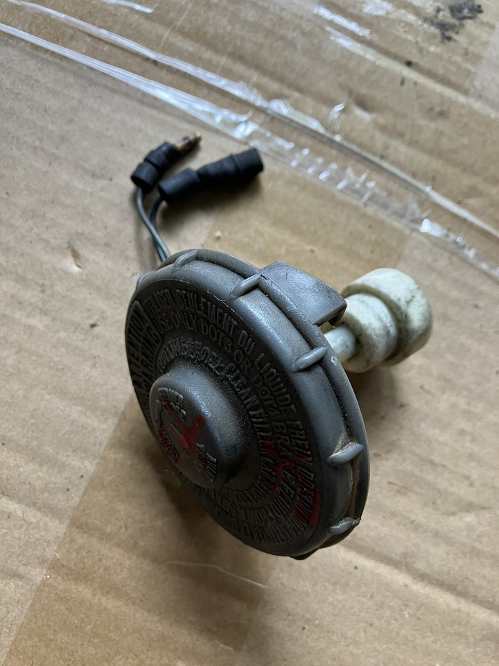 96-00 Honda Civic LX Brake Master Cylinder Cap Only - $14.84