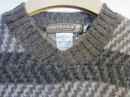 COOPER &amp; ROE England Brown &amp; Cream Pattern Shetland WOOL V-NECK SWEATER ... - £31.45 GBP