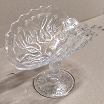 Eapg Antique Bryce Higbee &quot;Beaunot&quot; Clear Glass Banana Fruit Stand V-IN-HEART - £22.82 GBP