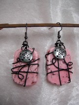 Handmade Artisan Pink Stone Earrings Black Wire Wrapped Starfish Hypoall... - £7.88 GBP