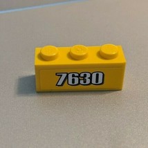3622 LEGO Parts (1) Brick 1 x 3 YELLOW Sticker 7630 Loader - €0,86 EUR