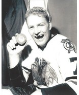 BOBBY HULL 8X10 PHOTO # 50 PUCK CHICAGO BLACKHAWKS NHL PICTURE HOCKEY - £3.93 GBP