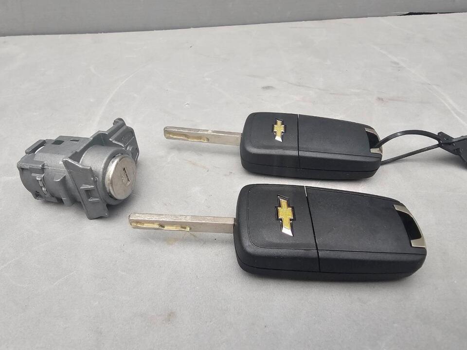 2 Genuine GM Keyless Entry Remote Car Key Fob Chevrolet Cruze SS Malibu ... - $89.09