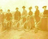 Antico Cabinet Scheda Foto Di Gruppo 7 People Con Biciclette - $45.47