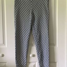 H&amp;M Women&#39;s Size 8 Blue Geometric Print Cropped Pants - $14.85