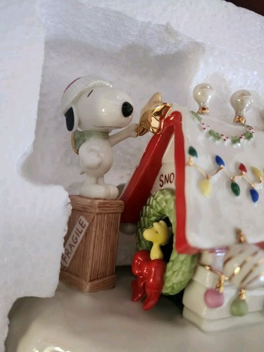 Lenox Snoopy’s Christmas Celebration Figurine 2006 - Musical Item image 4