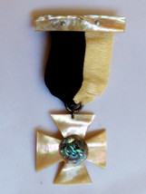 VTG Byzantine Knights Temple Cross Patee medal Mothe of Pearl Abalone inlay - £55.92 GBP