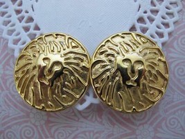 Vintage Anne Klein Lion Logo Clip On Statement Earrings Gold Tone Unsigned - £23.10 GBP