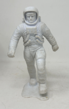 Vintage 1970 Louis Marx &amp; Co. White Apollo Walking Astronaut 5.5” Figure - £15.62 GBP