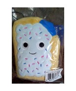 Kidrobot Yummy World Plush Blueberry Pastry Tart Brand New - $170.49 MXN