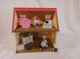 Calico Critters Cozy Cottage Starter Home Red Roofed 2 Story Kids + Critters +  - £22.58 GBP