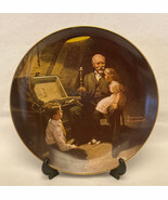Norman Rockwell collector&#39;s plate Grandpa&#39;s Treasure Chest Edwin M Knowles - $56.11 MXN