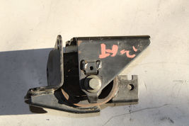 2000-2005 TOYOTA CELICA AT LEFT DRIVER SIDE ENGINE MOTOR / TRANSMISSION MOUNT image 2