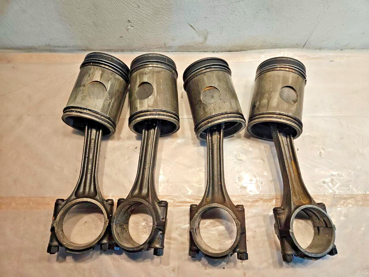 Set of 4 Detroit 4-71 Diesel Engine Connecting Rod 5144469 Piston 235220... - $411.05