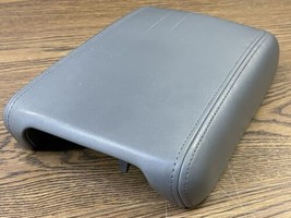 2007-2012 GMC Acadia Traverse Enclave Outlook Center Console Armrest Lid Gray - £35.60 GBP